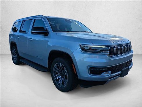 Used 2024 Jeep Wagoneer Series II w/ Flexible Seating Group AWD/4WD image 3