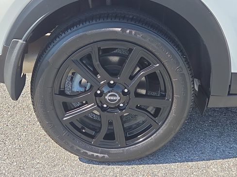 Used 2024 Nissan Kicks SR w/ SR Premium Package FWD image 7