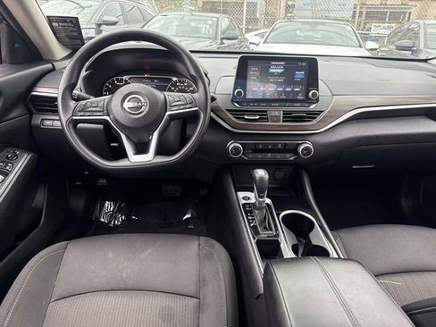 Used 2024 Nissan Altima 2.5 SV image 16