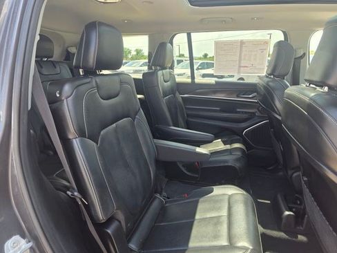 Used 2022 Jeep Grand Cherokee L Limited AWD/4WD image 15