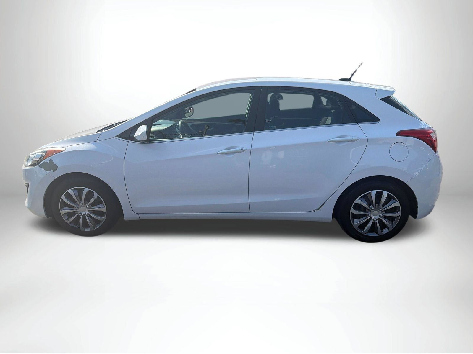 Used 2016 Hyundai Elantra GT FWD image 3
