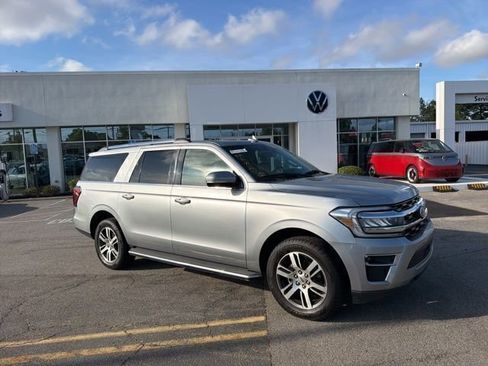 Used 2022 Ford Expedition Max Limited AWD/4WD image 2