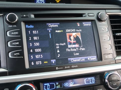 Used 2018 Toyota Highlander XLE FWD image 22