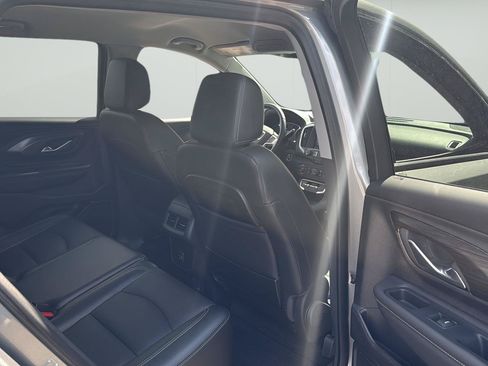 Used 2024 GMC Terrain SLT AWD/4WD image 16