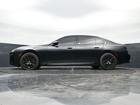 Used 2023 BMW 760i xDrive AWD/4WD image 39