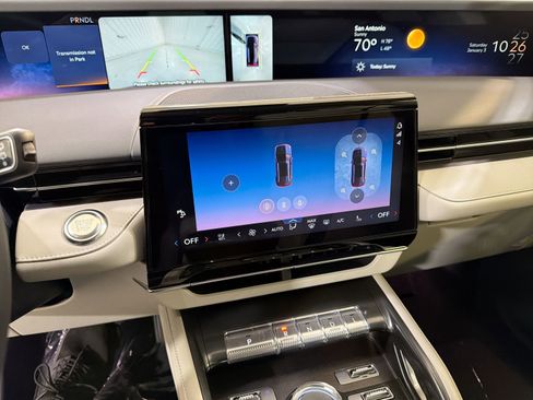 New 2026 Lincoln Nautilus Premier image 18