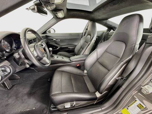 Certified 2018 Porsche 911 Carrera RWD image 5
