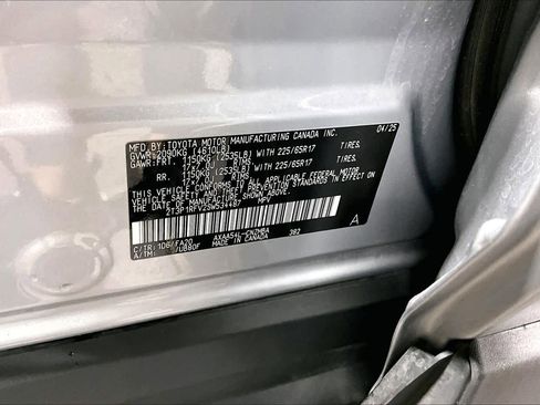 Used 2025 Toyota RAV4 XLE AWD/4WD image 37