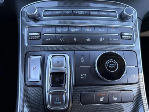 Certified 2023 Hyundai Santa Fe SEL image 17