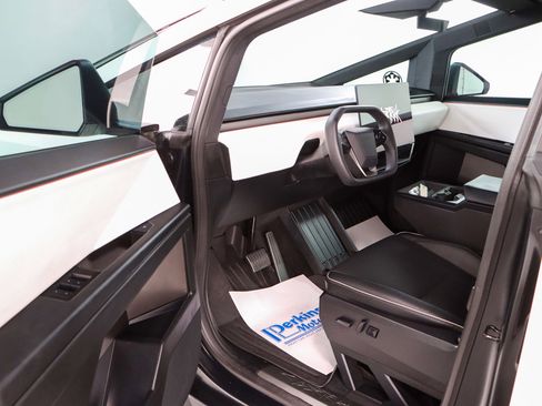 Used 2024 Tesla Cybertruck AWD Crew Cab image 3