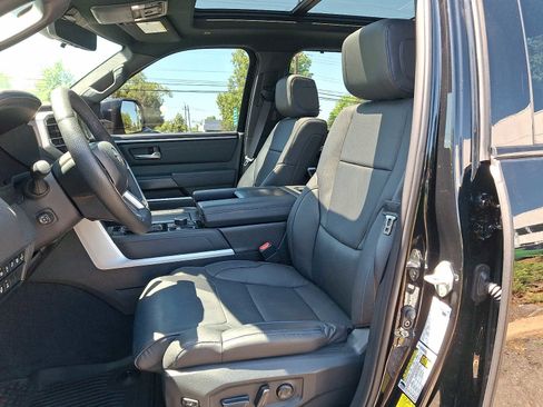 Used 2024 Toyota Tundra Platinum AWD/4WD image 10