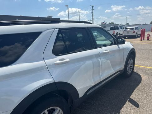 Used 2023 Ford Explorer XLT w/ Equipment Group 202A AWD/4WD image 12