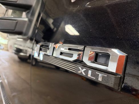 Used 2019 Ford F150 XLT w/ Equipment Group 302A Luxury AWD/4WD image 44