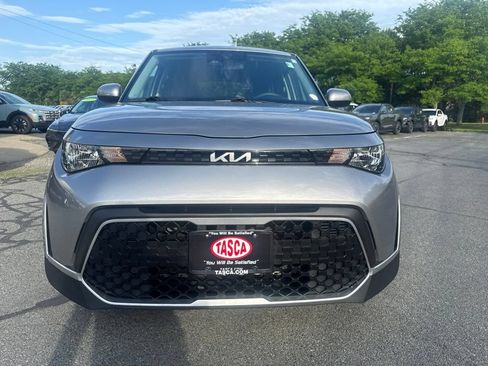 Used 2023 Kia Soul LX FWD image 2