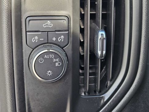 Used 2022 Chevrolet Silverado 1500 Custom image 21