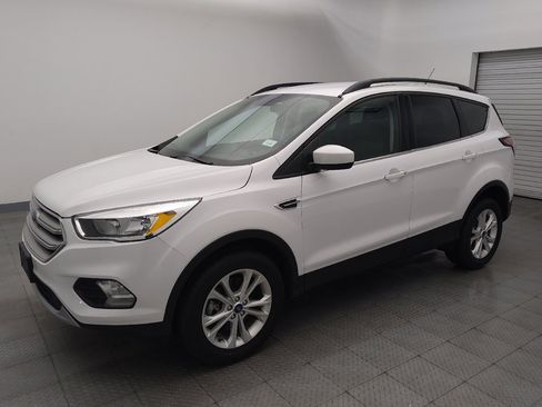 Used 2018 Ford Escape SE AWD/4WD image 2