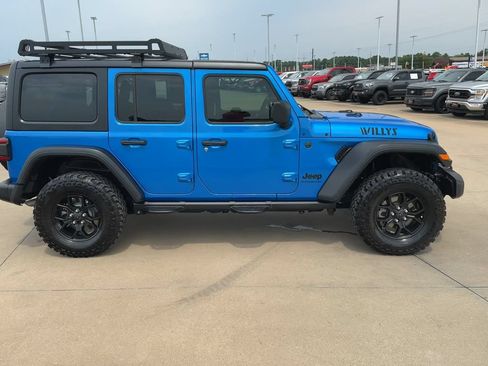 Used 2024 Jeep Wrangler Unlimited Sport AWD/4WD image 2