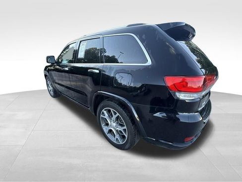 Used 2019 Jeep Grand Cherokee Overland AWD/4WD image 3