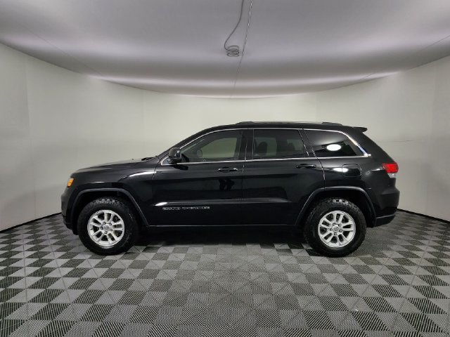 Used 2020 Jeep Grand Cherokee Laredo AWD/4WD image 2