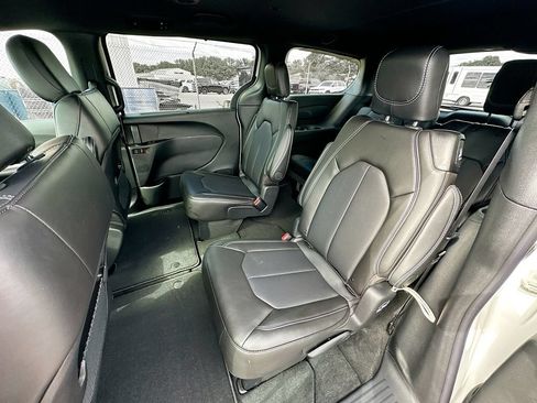 New 2027 Chrysler Pacifica LX FWD image 30