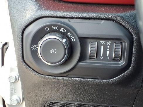 Used 2022 Jeep Wrangler Unlimited Rubicon AWD/4WD image 37