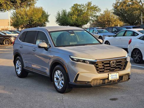 Used 2023 Honda CR-V LX image 3