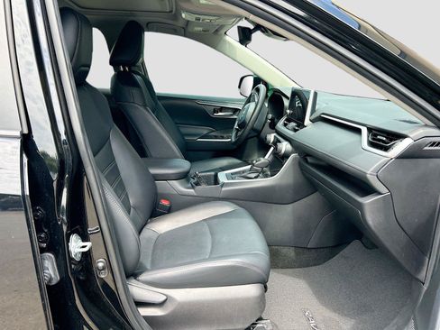Used 2024 Toyota RAV4 XLE Premium FWD image 15