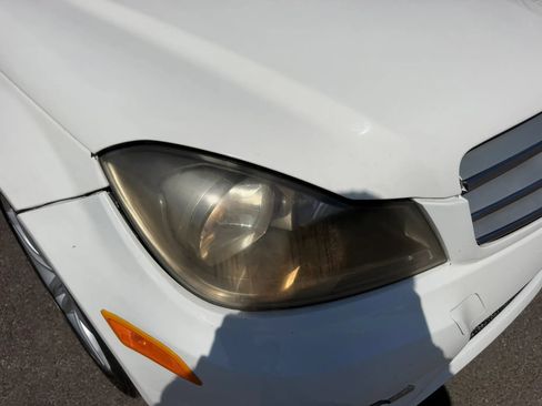 Used 2013 Mercedes-Benz C 250 C 250 Luxury Sedan 4D image 4