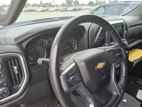 Used 2022 Chevrolet Silverado 1500 LT AWD/4WD image 7
