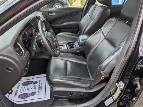 Used 2017 Dodge Charger R/T w/ Plus Group RWD image 24