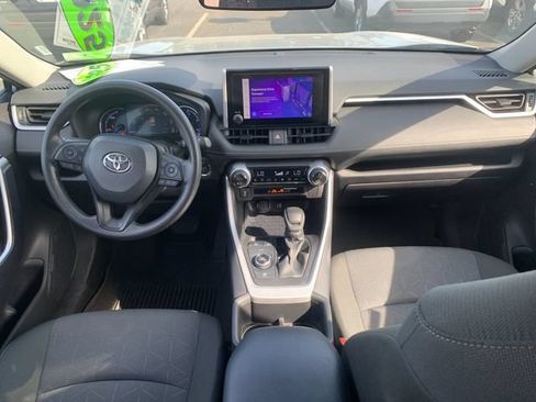 Used 2025 Toyota RAV4 XLE AWD/4WD image 16