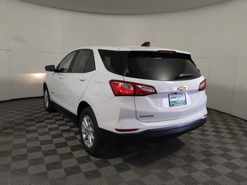 Used 2021 Chevrolet Equinox LS w/ LS Convenience Package FWD image 6