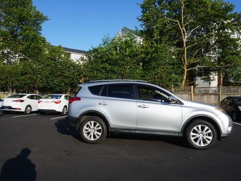 Used 2013 Toyota RAV4 Limited AWD/4WD image 3