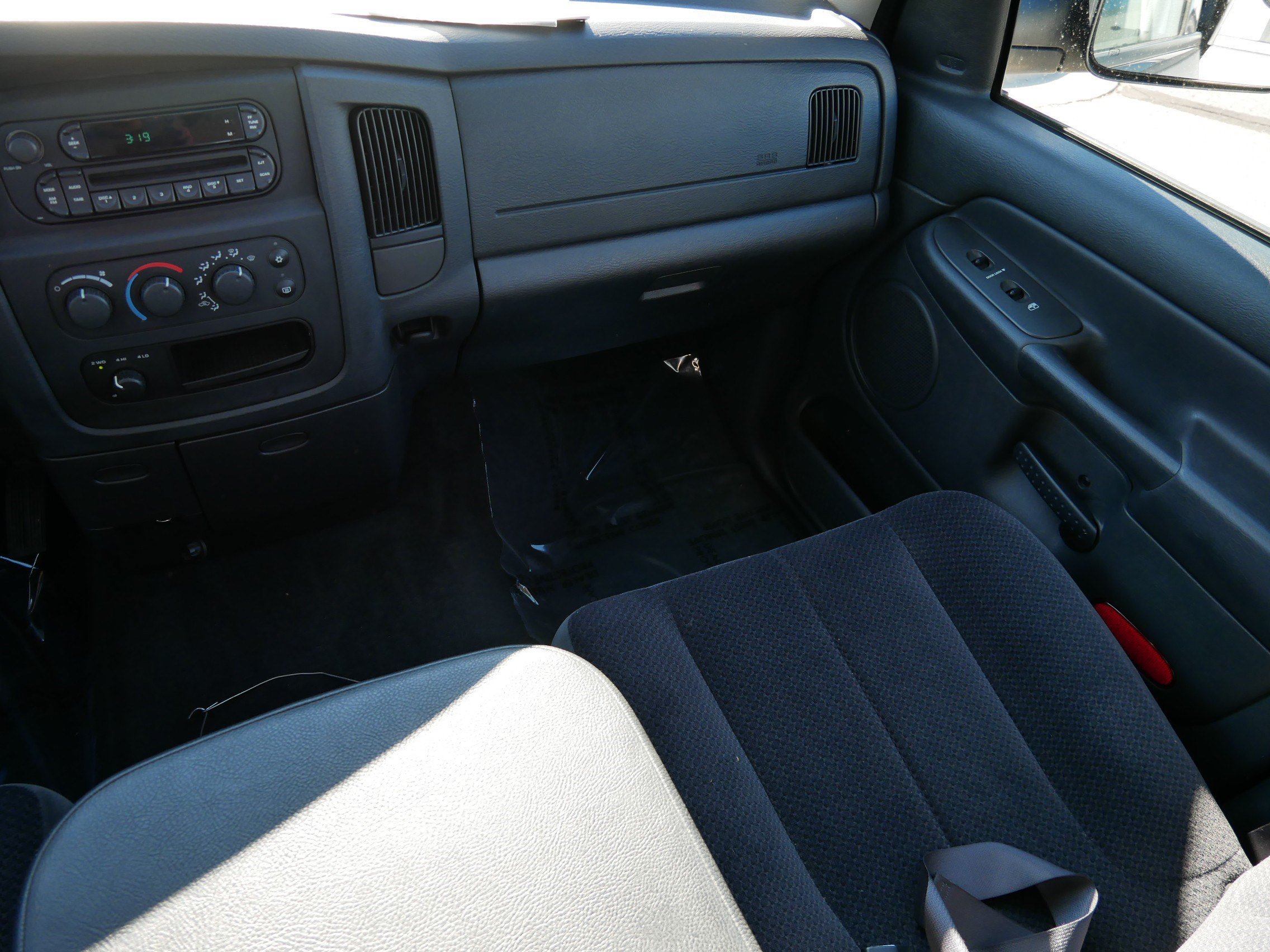 Used 2005 Dodge Ram 2500 Truck SLT w/ Trailer Tow Group AWD/4WD image 11