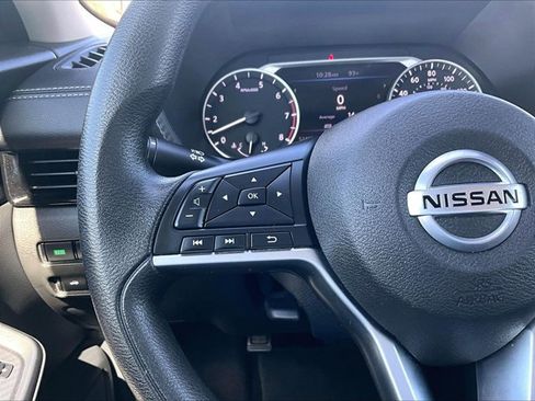 Used 2023 Nissan Sentra SV FWD image 18