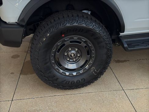 New 2025 Ford Bronco Outer Banks w/ Sasquatch Package image 6