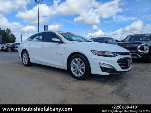 Used 2025 Chevrolet Malibu LT FWD image 1