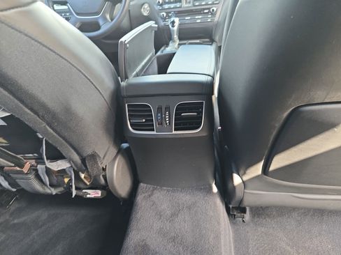 Used 2015 Hyundai Genesis 3.8 w/ Option Group 03 image 13