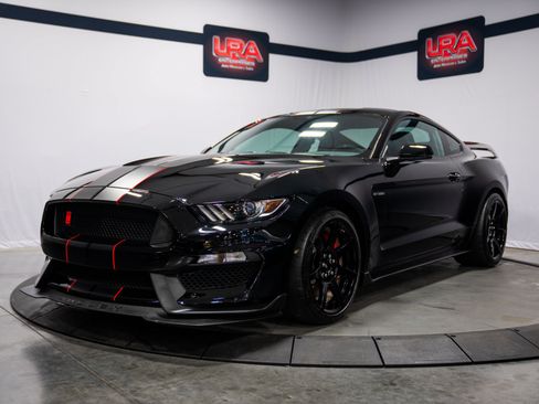 Used 2016 Ford Mustang Shelby GT350R w/ GT350R Equipment Group 920A RWD image 1