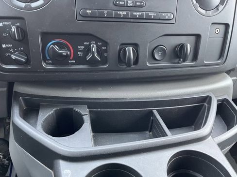 Used 2013 Ford E-350 and Econoline 350 XLT image 18