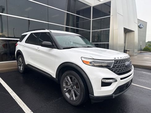 Used 2021 Ford Explorer XLT w/ Equipment Group 202A AWD/4WD image 1