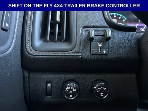 Used 2021 GMC Canyon AT4 w/ Driver Alert Package AWD/4WD image 17