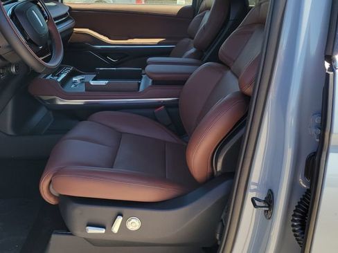 New 2026 Lincoln Navigator Reserve AWD/4WD image 6