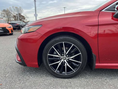 Used 2021 Toyota Camry SE image 9