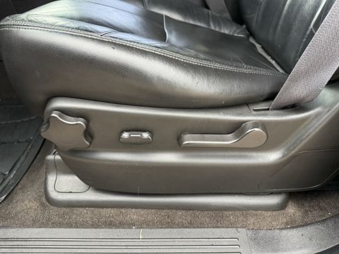 Used 2011 Chevrolet Tahoe LT image 26