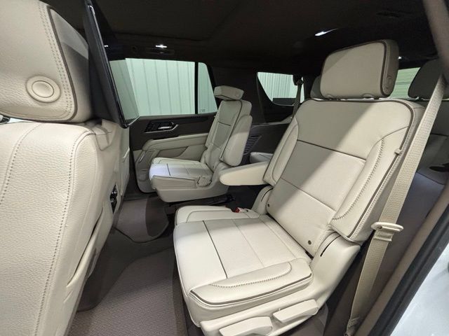 New 2026 GMC Yukon Denali w/ Denali Reserve Package AWD/4WD image 13
