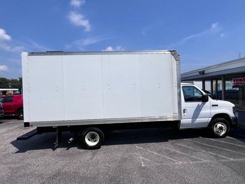 Used 2022 Ford E-350 and Econoline 350 Super Duty w/ Power Windows & Locks Group RWD image 6