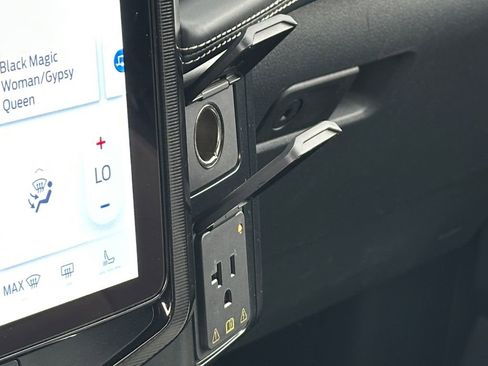 Used 2023 Ford F150 Lightning Platinum image 24