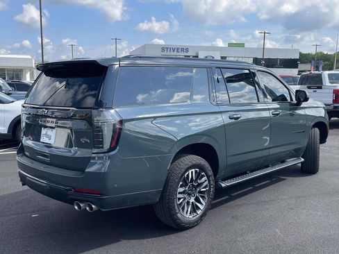 Used 2026 Chevrolet Suburban Z71 w/ Comfort Package AWD/4WD image 3