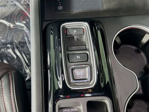 Certified 2025 Honda Pilot Black Edition image 23